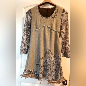 Elegant Sylc Camesa Sz L Artsy Fit & Flare stretchy sweater Dress Tan Fuzzy Trim